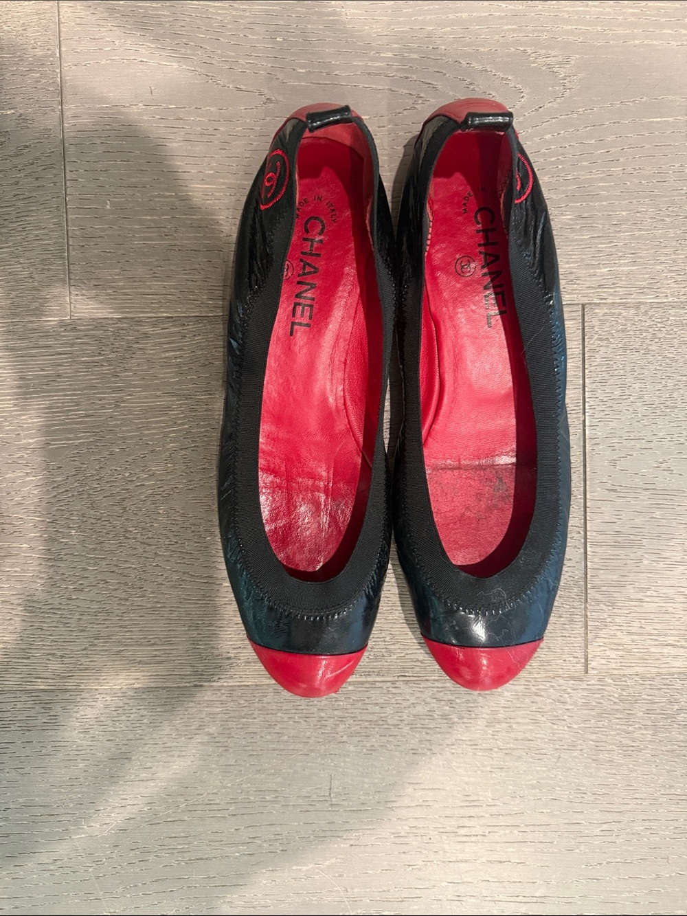 CHANEL Black & Red Cap-Toe Ballet Flats
